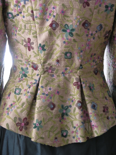 Accenting the Waist 